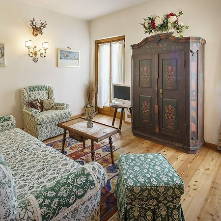 Villa Tullia - Stayincortina Кортина-д'Ампеццо Экстерьер фото